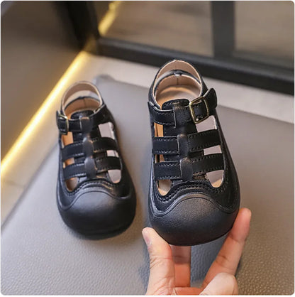 Barefoot leather kid’s sandals